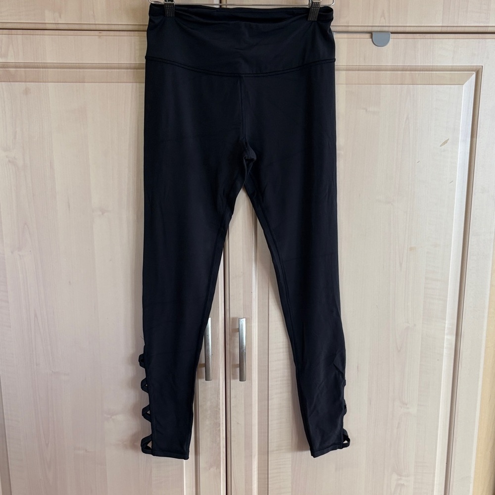 Victoria Sport Leggings with Side Cutouts